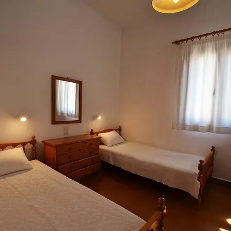 Madoupa Ornos (Mykonos)